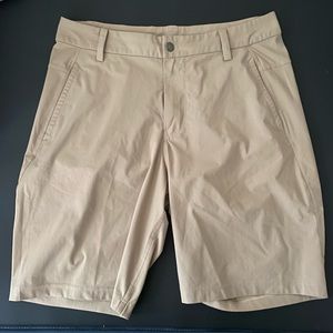 Men’s Lulu Comission short warpstreme size 32 9” inseam